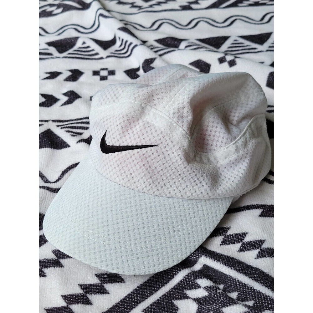 Nike Aerobill Tailwind Fully Perforated Run Hat In White. Dri Fit.